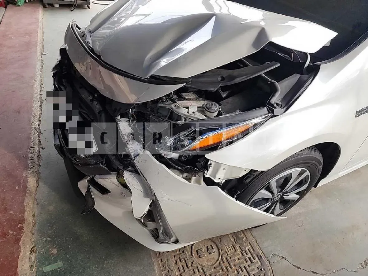 Photo 2 of 16: 2018 Toyota Prius Prime, VIN JTDKARFP0J3093732 — Korean insurance auction