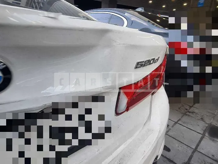 Photo 2 of 48: 2018 BMW 520d, VIN WBAJC3105JG998437 — Korean insurance auction
