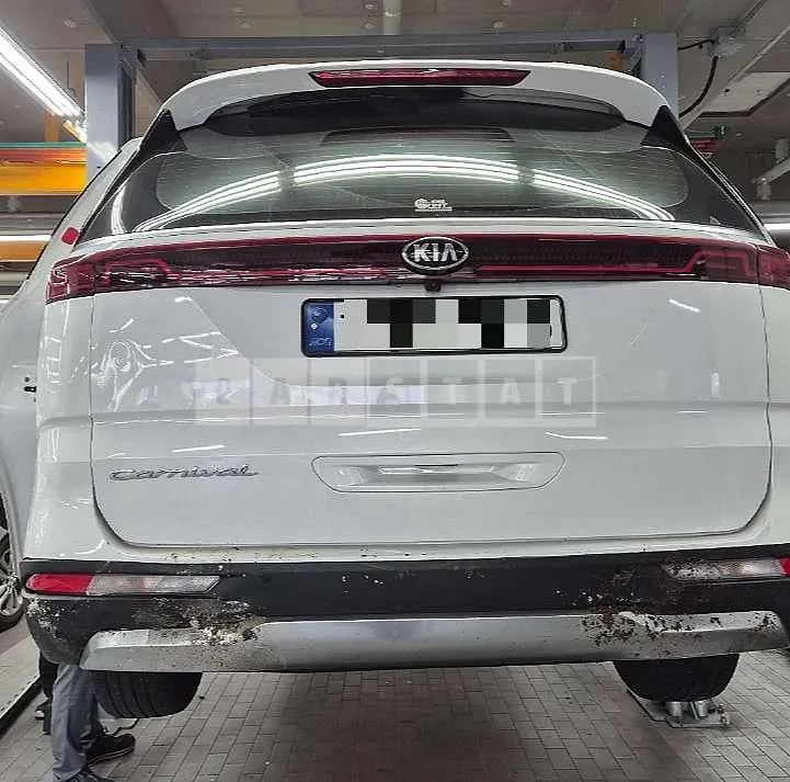 Photo 2 of 5: 2020 Kia Carnivals — Korean insurance auction