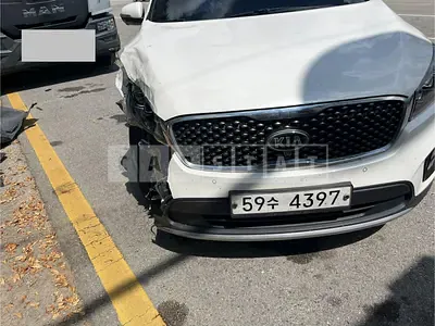 Photo 1 of 6: 2015 Kia Sorento 2.0 — Korean insurance auction