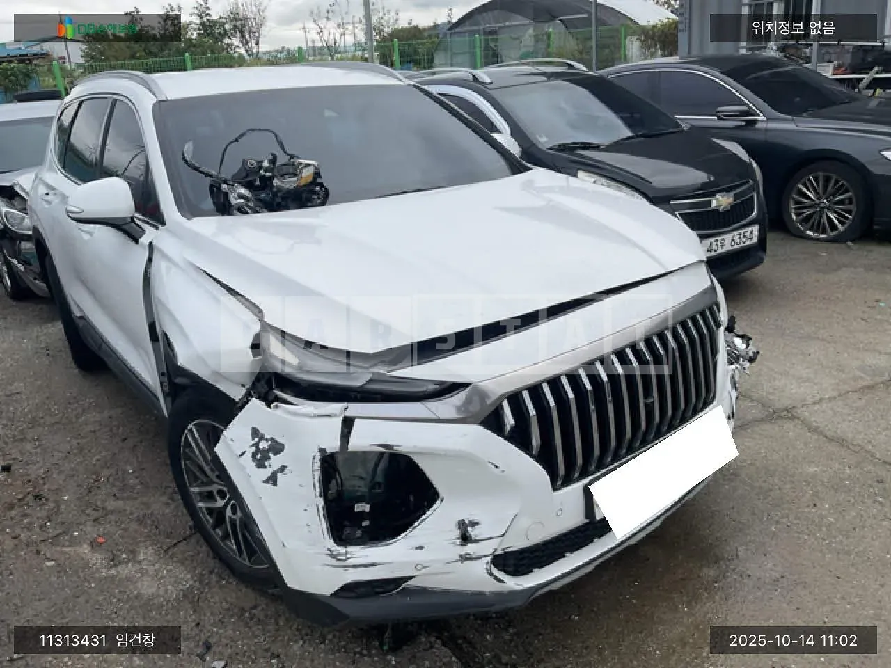 Photo 2 of 36: 2018 Hyundai Santa Fe, VIN KMHS381BBKU039371 — Korean insurance auction