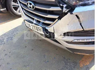 Photo 2 of 12: 2017 Hyundai Tucson, VIN KMHJ281ADJU538710 — Korean insurance auction