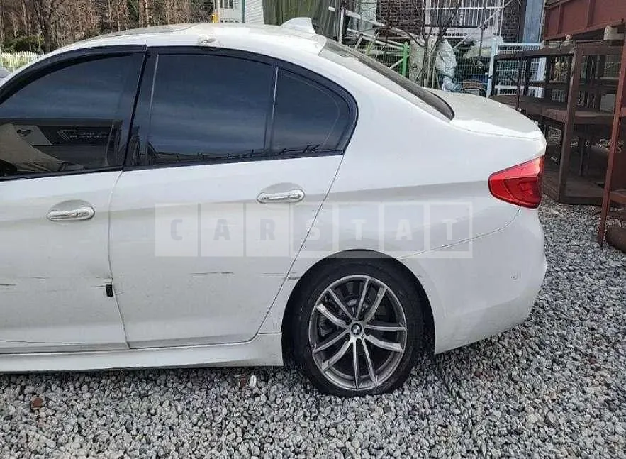 Photo 2 of 15: 2017 BMW 520d xDrive — Korean insurance auction