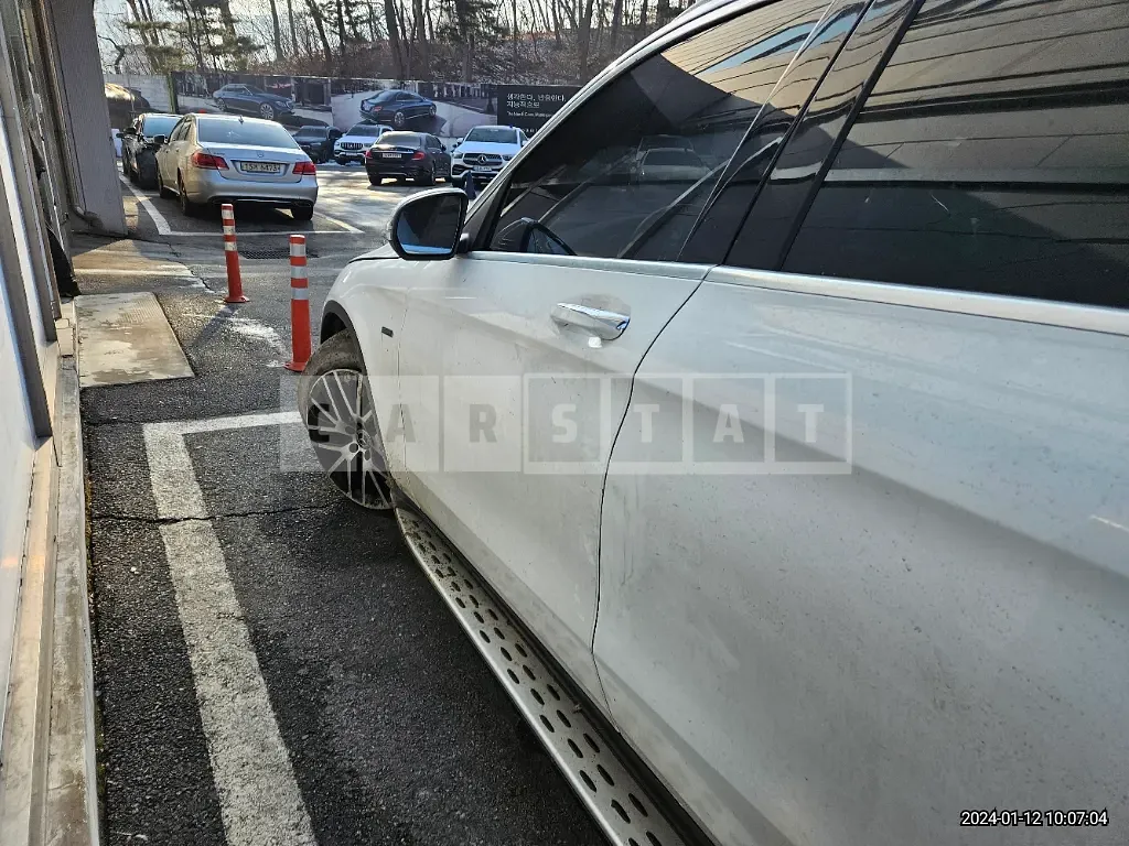 Photo 2 of 50: 2021 Mercedes-Benz GLC300e 4Matic, VIN W1N0G5DB3MF975768 — Korean insurance auction