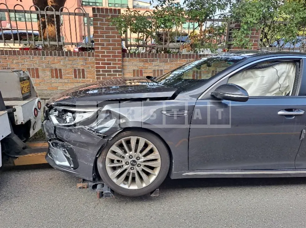 Photo 2 of 6: 2020 Kia K5 — Korean insurance auction