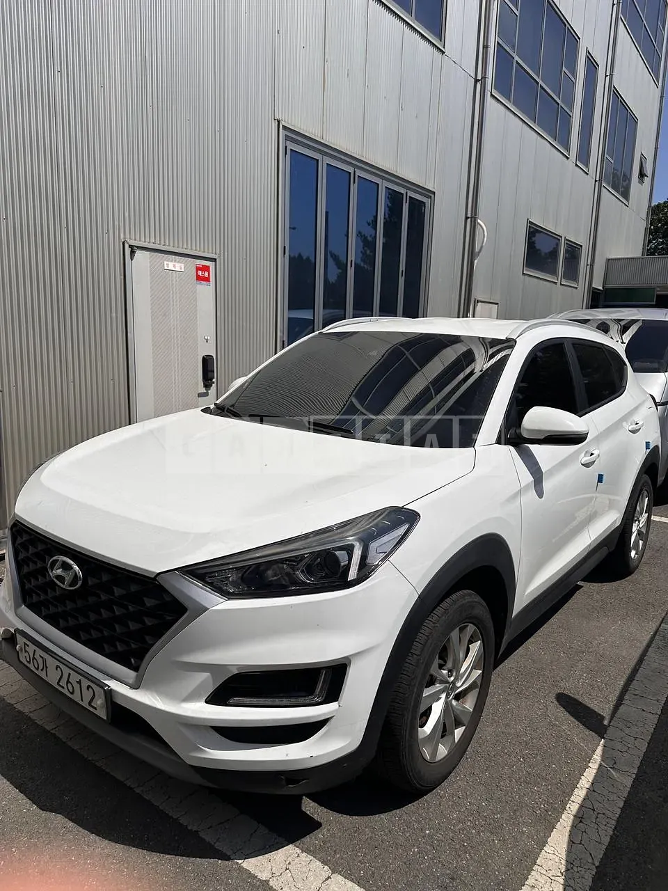 Photo 2 of 3: 2018 Hyundai Tucson 1.6, VIN KMHJ3817GKU898691 — Korean insurance auction