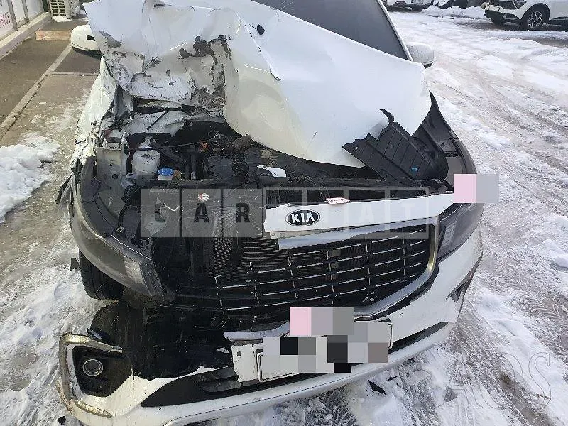 Photo 2 of 15: 2019 Kia Carnival 9 Seater, VIN KNAMC81ABLS625057 — Korean insurance auction