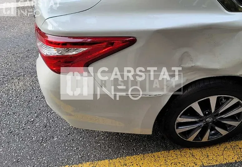 Photo 2 of 7: 2017 Nissan Altima 2.5 — Korean insurance auction