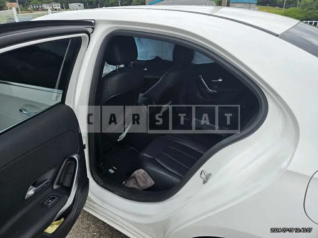 Photo 2 of 15: 2022 Mercedes-Benz A220 Sedan — Korean insurance auction