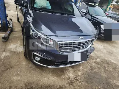 Photo 1 of 29: 2015 Kia Carnivals — Korean insurance auction