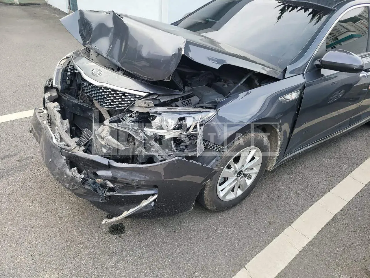 Photo 2 of 27: 2015 Kia K5, VIN KNAGT416BGA024163 — Korean insurance auction