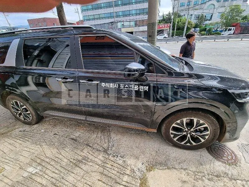 Photo 2 of 13: 2021 Kia Carnival, VIN KNANB81BBMS030939 — Korean insurance auction