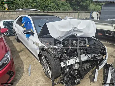 Photo 1 of 9: 2017 Mercedes-Benz S350d 4Matic L, VIN WDDUG3DB9HA302957 — Korean insurance auction