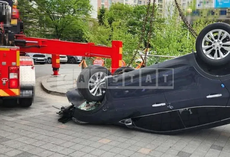 Photo 2 of 9: 2018 Hyundai Santa Fe 2.0T, VIN KMHSW81ABJU865995 — Korean insurance auction