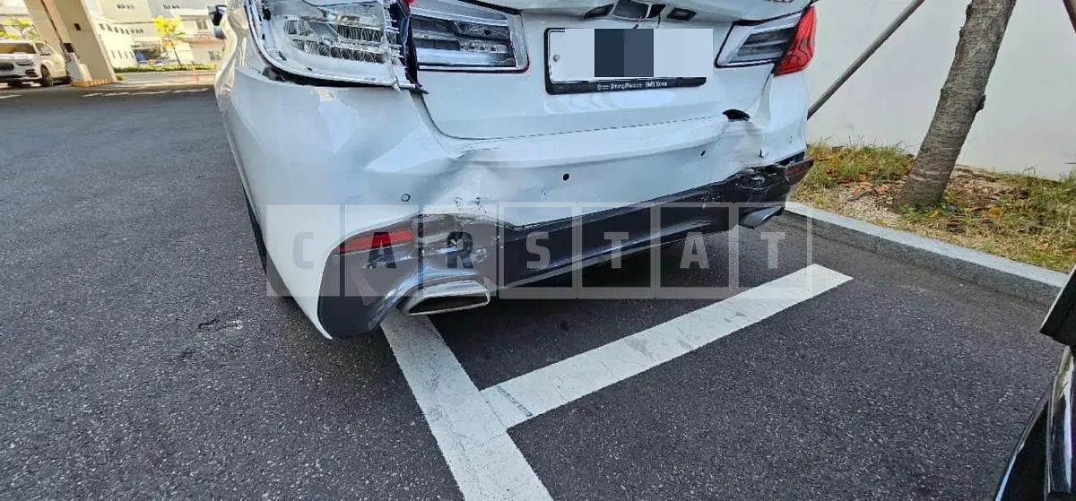 Photo 2 of 34: 2017 BMW 530i xDrive, VIN WBAJD9101JG971641 — Korean insurance auction