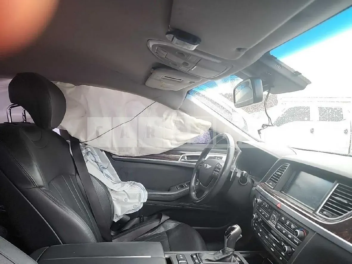 Photo 2 of 12: 2015 Genesis Dh — Korean insurance auction