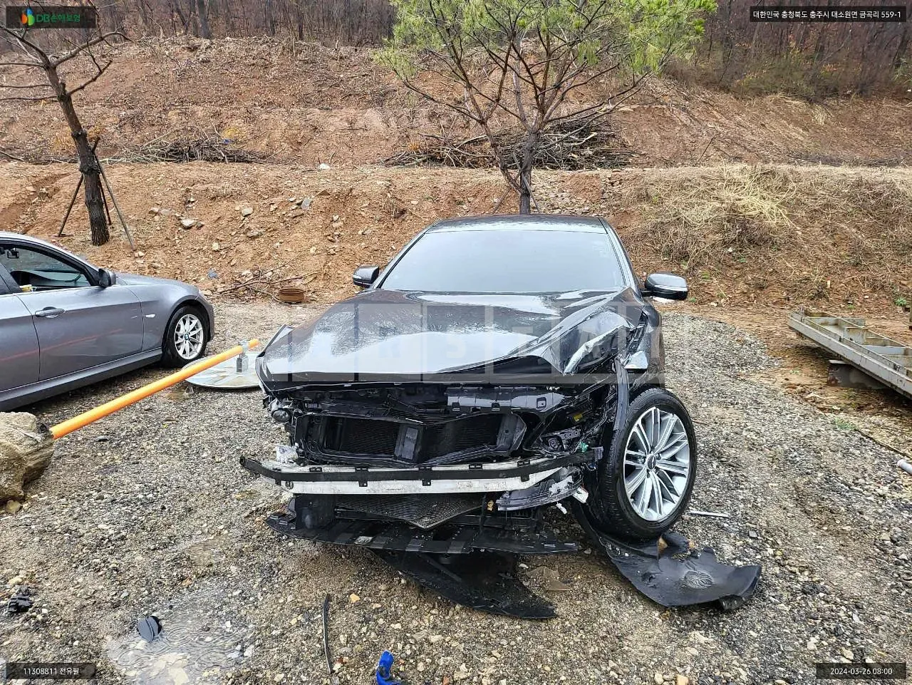 Photo 2 of 11: 2017 Hyundai Genesis /G80, VIN KMHGL41DDHU215524 — Korean insurance auction