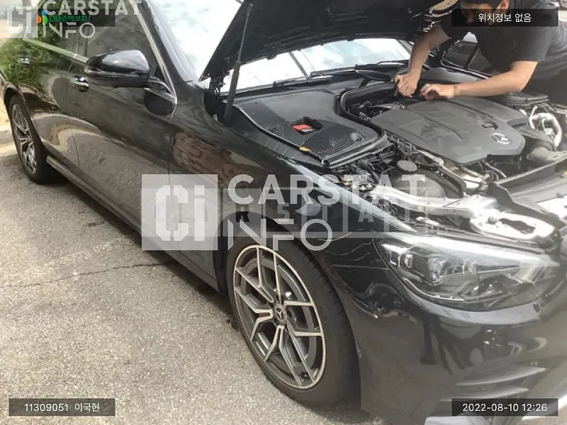 Photo 2 of 10: 2022 Mercedes-Benz E220d 4Matic, VIN W1KZF0FB9NB023700 — Korean insurance auction