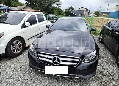Photo 1 of 18: 2017 Mercedes-Benz E220 d 4Matic — Korean insurance auction