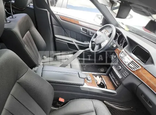 Photo 2 of 8: 2016 Mercedes-Benz E 300, VIN WDDHF5FB1GB199930 — Korean insurance auction