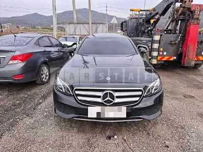 Photo 1 of 52: 2019 Mercedes-Benz E300 — Korean insurance auction