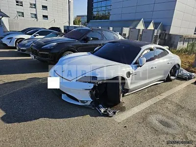 Photo 1 of 50: 2025 Porsche Taycan — Korean insurance auction
