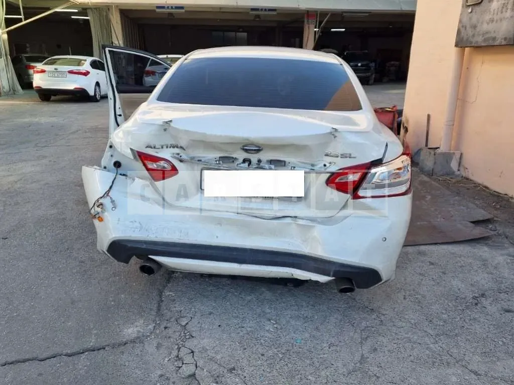 Photo 2 of 10: 2017 Nissan Altima 2.5, VIN 1N4AL3AP8HC182118 — Korean insurance auction
