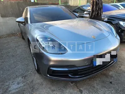 Photo 1 of 5: 2018 Porsche Panamera 4 — Korean insurance auction