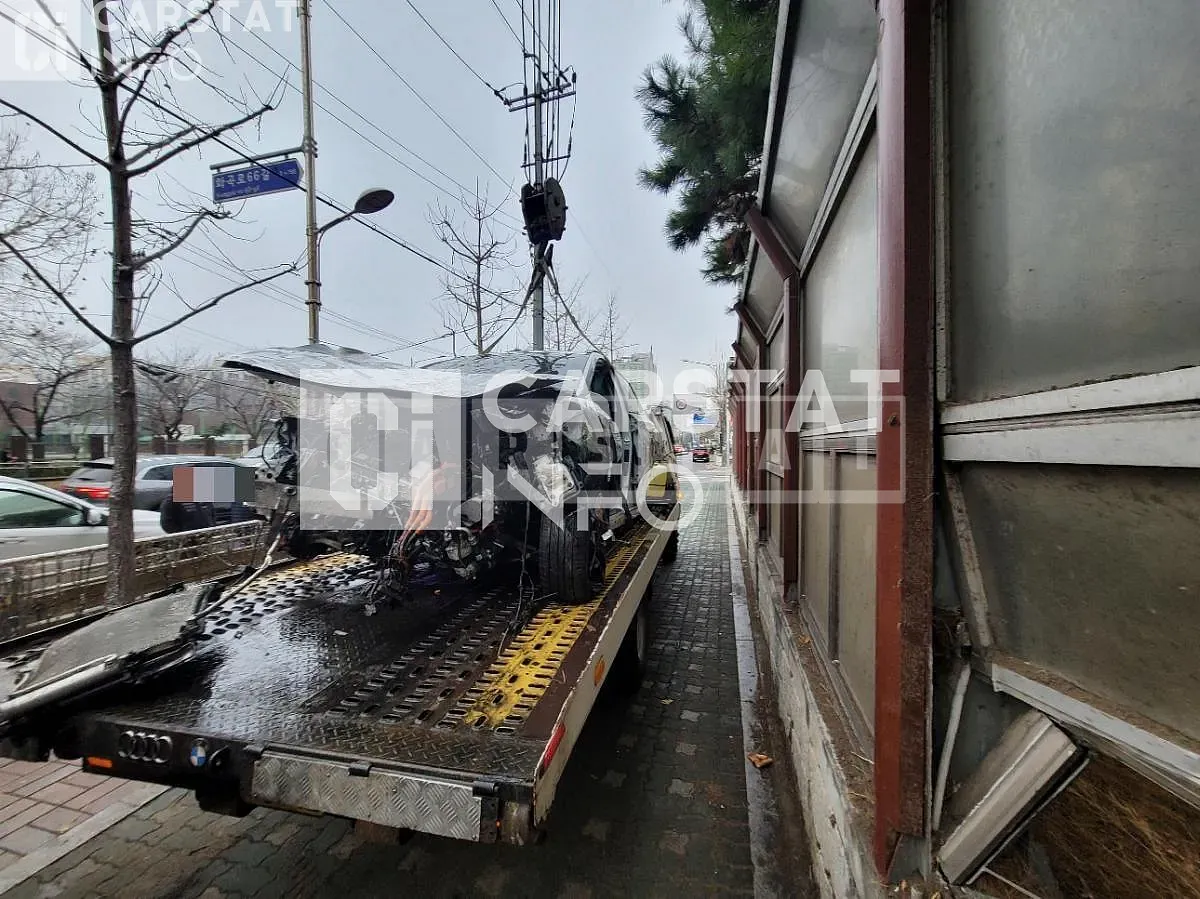 Photo 2 of 25: 2020 Hyundai Kona Electric, VIN KMHK381GFLU096627 — Korean insurance auction
