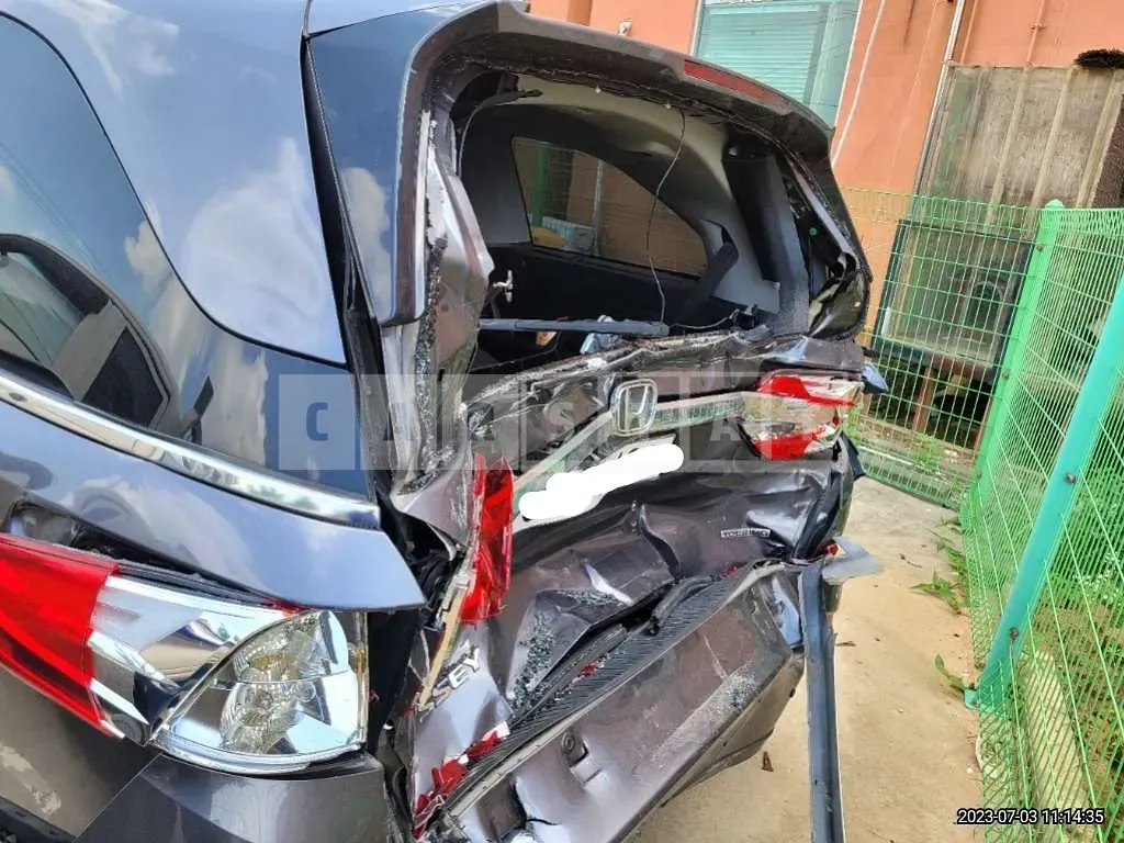Photo 2 of 13: 2018 Honda Odyssey, VIN 5KBRL6880JB600423 — Korean insurance auction