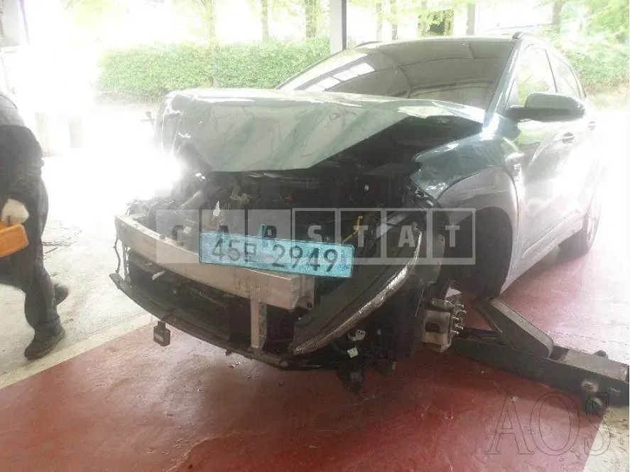 Photo 2 of 40: 2019 Hyundai Kona Electric, VIN KMHK381GFKU024027 — Korean insurance auction