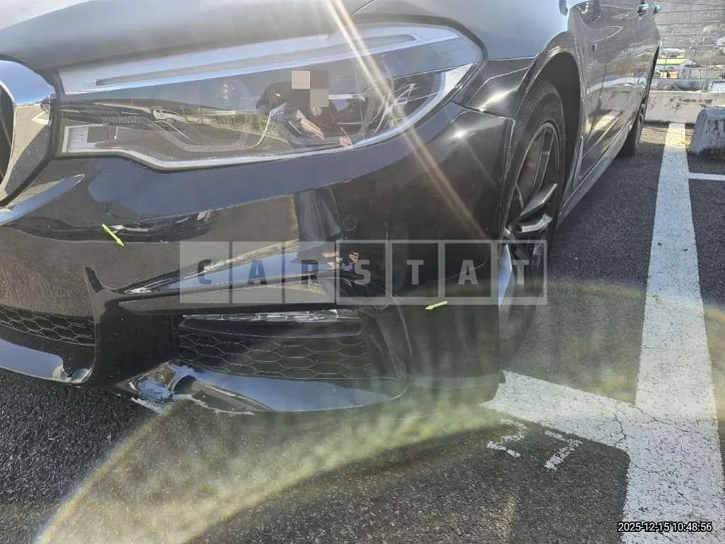 Photo 2 of 22: 2018 BMW 520d — Korean insurance auction