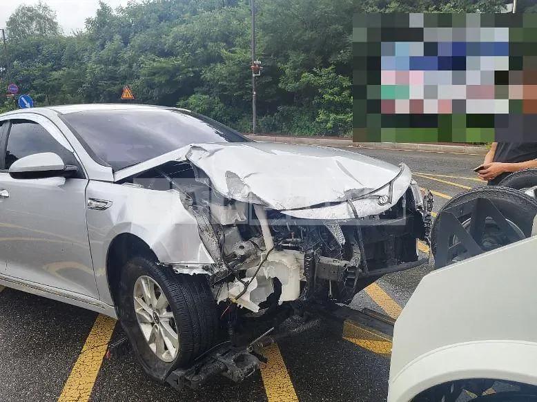 Photo 2 of 7: 2015 Kia K5 — Korean insurance auction