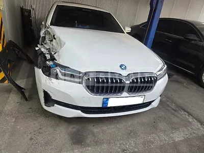 Photo 1 of 12: 2022 BMW 530e, VIN WBA51AG02PCL14477 — Korean insurance auction