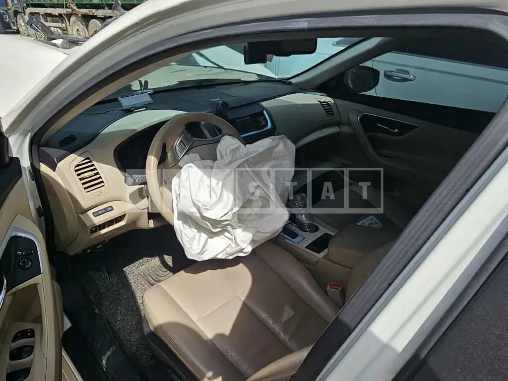 Photo 2 of 7: 2017 Nissan Altima 2.5, VIN 1N4AL3AP1HC113240 — Korean insurance auction