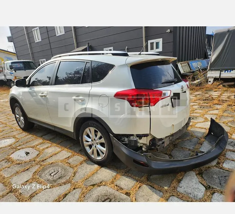 Photo 2 of 10: 2015 Toyota Love 4 — Korean insurance auction