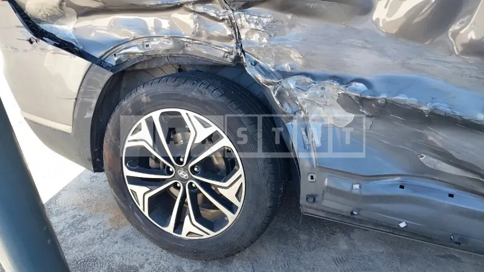 Photo 2 of 18: 2018 Hyundai Santa Fe TM 2.2 (4WD), VIN KMHS381CDKU008628 — Korean insurance auction