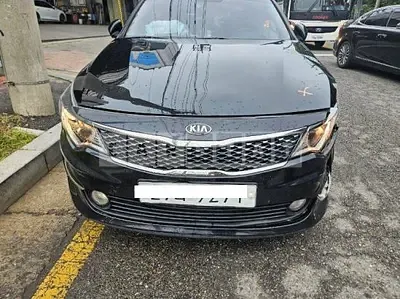 Photo 1 of 31: 2018 Kia K5 — Korean insurance auction