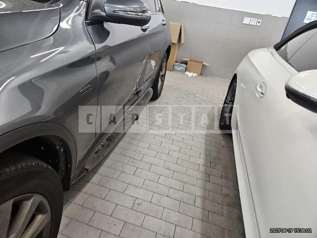 Photo 2 of 12: 2018 Mercedes-Benz GLC350 e 4Matic — Korean insurance auction