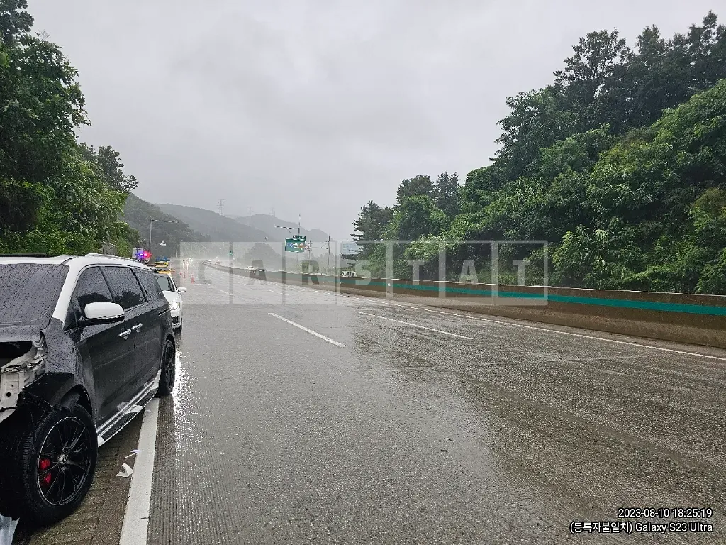 Photo 2 of 12: 2018 Kia Carnival R2.2, VIN KNAME81ABKS463482 — Korean insurance auction