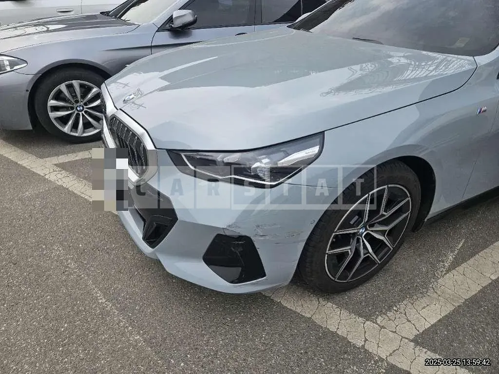 Photo 2 of 2: 2024 BMW (parts) 520i Headlights — Korean insurance auction