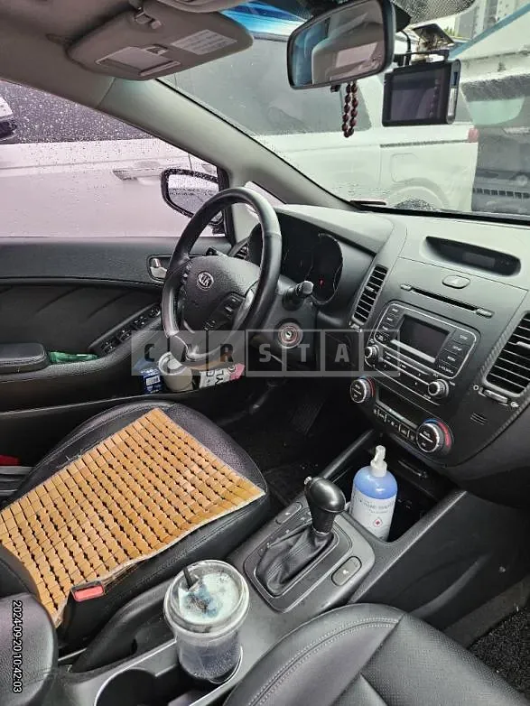 Photo 2 of 12: 2015 Kia K3 1.6 — Korean insurance auction