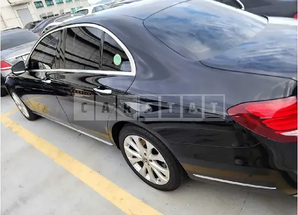 Photo 2 of 15: 2019 Mercedes-Benz E300 4Matic — Korean insurance auction