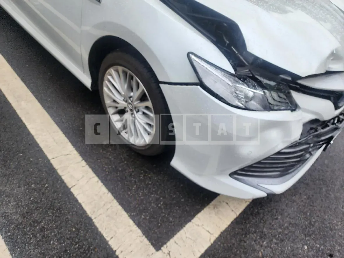 Photo 2 of 32: 2018 Toyota Camry Hybrid, VIN JTNB21HK2J3011592 — Korean insurance auction