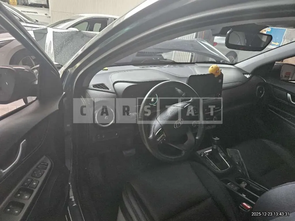 Photo 2 of 9: 2022 Hyundai Kona 1.6 — Korean insurance auction