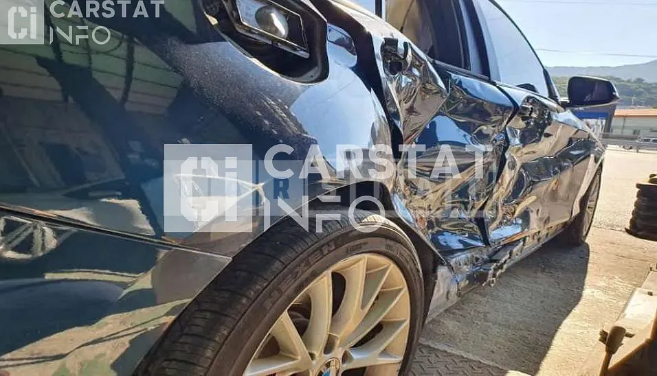 Photo 2 of 14: 2015 BMW 118d, VIN WBA1C110XFJ837192 — Korean insurance auction