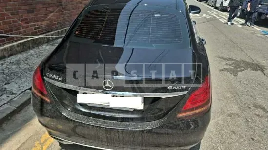 Photo 2 of 40: 2020 Mercedes-Benz C220d 4Matic, VIN W1KWF1FB1LR573793 — Korean insurance auction