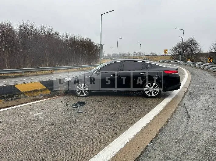 Photo 2 of 6: 2017 Kia K5 2.0 — Korean insurance auction