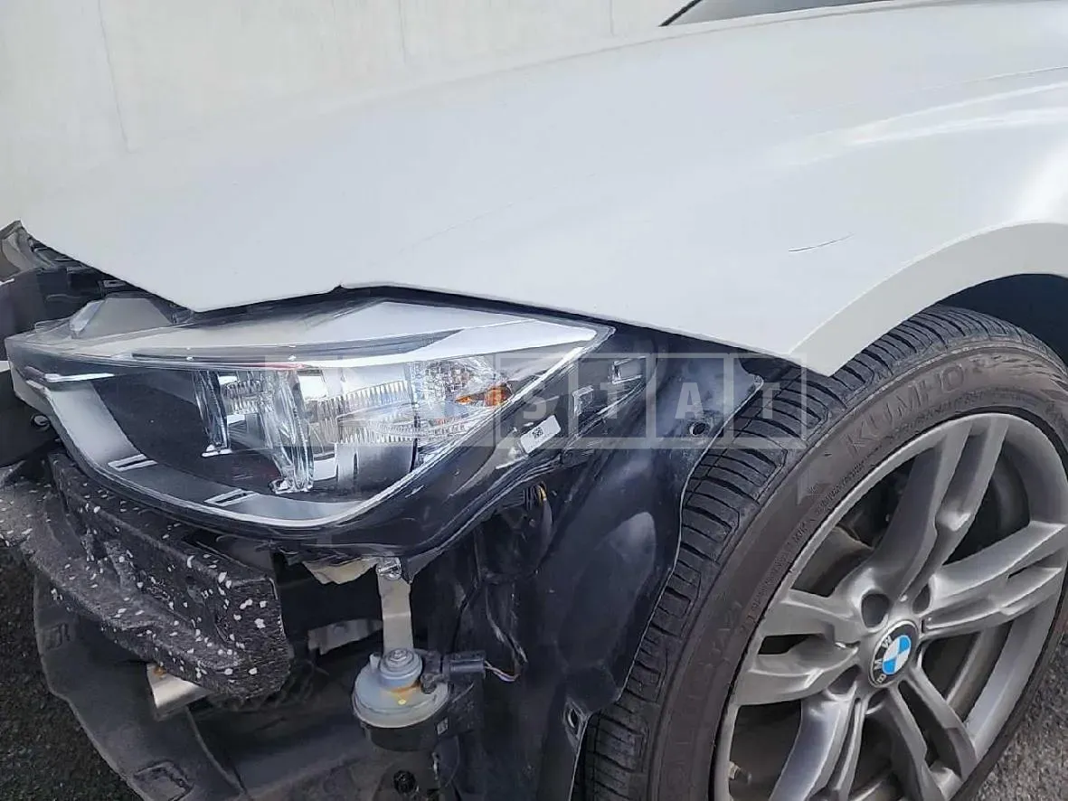 Photo 2 of 4: 2015 BMW (parts) 320d Left Light — Korean insurance auction
