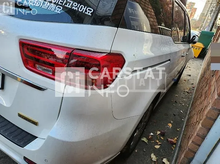 Photo 2 of 9: 2018 Kia Carnival High Rimmujin — Korean insurance auction